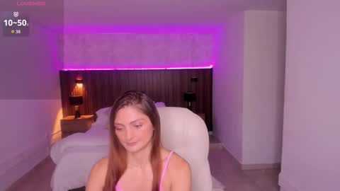 Mia Lane online show from 10/22/25, 11:21