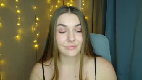 mia_lemm online show from 10/14/25, 09:32