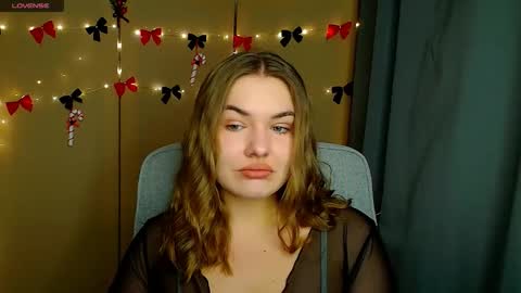 mia_lemm online show from 12/02/25, 08:08