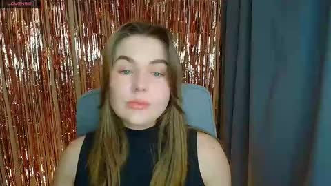 mia_lemm online show from 02/02/26, 08:35