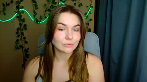 mia_lemm online show from 02/23/26, 08:33