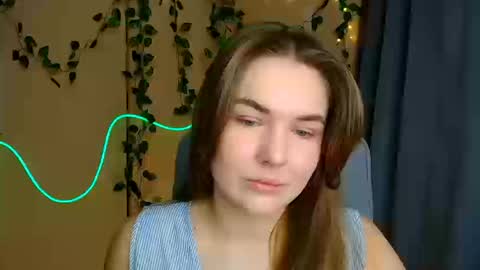 mia_lemm online show from 03/11/26, 08:20