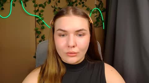 mia_lemm online show from 05/13/26, 06:44