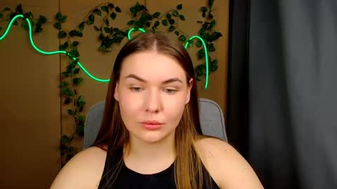 mia_lemm online show from 05/15/26, 06:53