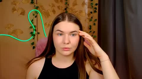 mia_lemm online show from 05/20/26, 07:14