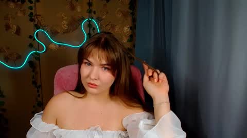 mia_lemm online show from 05/28/26, 06:32
