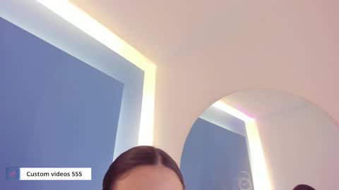 Snapshot of mia_lombana chatting on 12/15/25, 08:02 mia_lombana online show from 12/15/25, 08:02