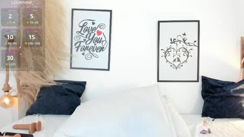 Mia online show from 03/31/26, 02:17