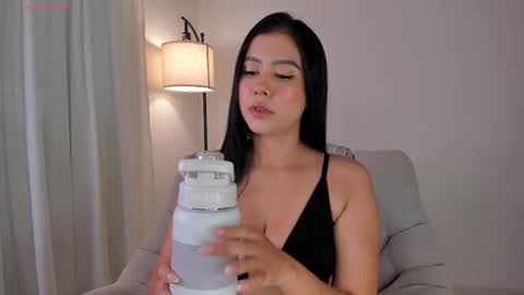 MIA LOVE   online show from 03/24/26, 10:04