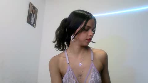 mia lucy 21 online show from 11/10/25, 07:46