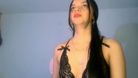 mia lucy 21 online show from 06/04/26, 07:03