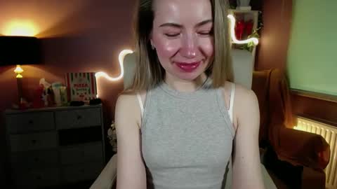 Mia online show from 02/23/25, 11:00