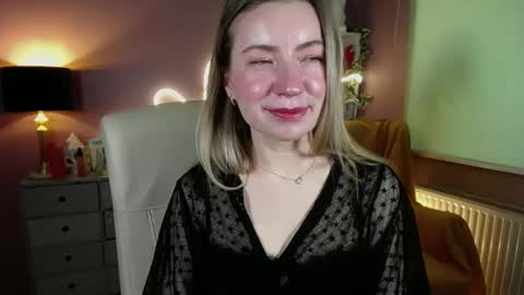 Mia online show from 03/06/25, 11:47