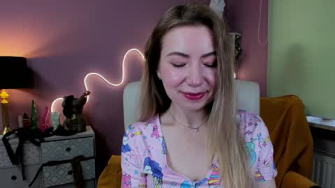 Mia online show from 10/03/25, 07:27