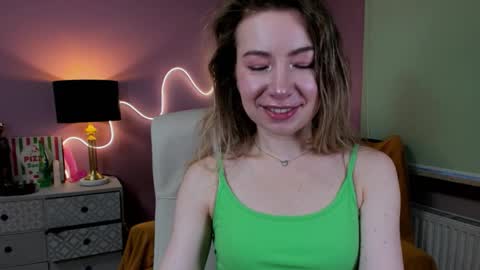 Mia online show from 11/19/25, 07:30