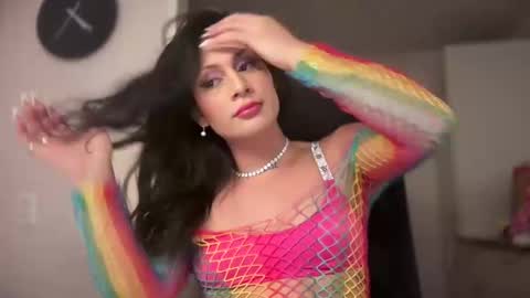 Snapshot of mia_mattel chatting on 12/14/24, 02:21 333 online show from 12/14/24, 02:21