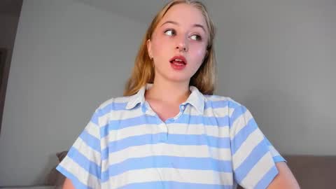 Snapshot of mia_meows chatting on 11/11/25, 12:16 Mia here Appreciate your support online show from 11/11/25, 12:16