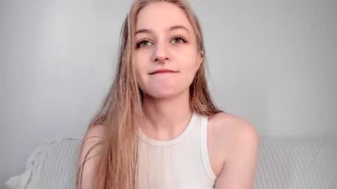 Snapshot of mia_meows chatting on 04/26/26, 07:17 Mia here Appreciate your support online show from 04/26/26, 07:17