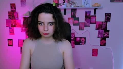 mia_mooon_ online show from 05/17/26, 09:17