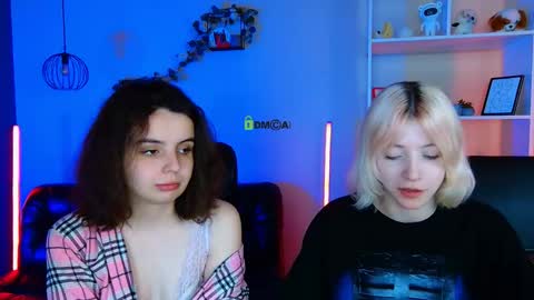 mia_mooon_ online show from 05/28/26, 08:22
