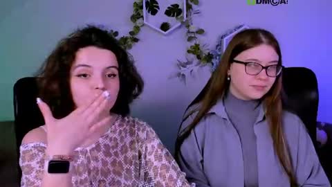 mia_mooon_ online show from 07/07/26, 08:29