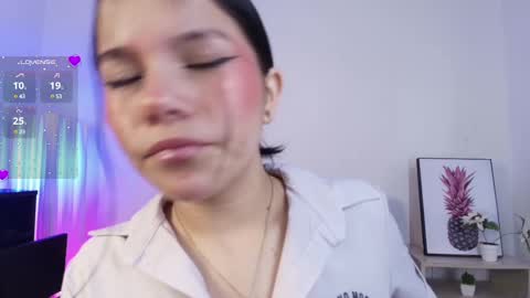 Snapshot of mia_moralez chatting on 03/08/25, 12:09 MIA online show from 03/08/25, 12:09