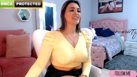 Mia online show from 01/28/25, 08:15