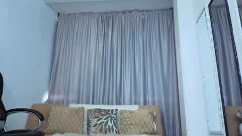 Mia online show from 05/27/26, 11:51