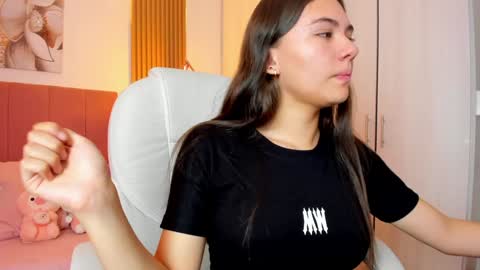 Mia Nevaeh - follow me online show from 02/04/25, 09:10