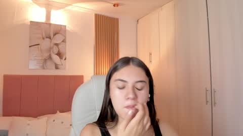 Mia Nevaeh - follow me online show from 02/08/25, 09:15