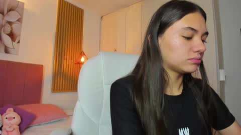 Mia Nevaeh - follow me online show from 03/11/25, 08:42