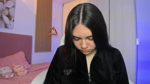 Mia Nevaeh - follow me online show from 10/21/25, 08:42