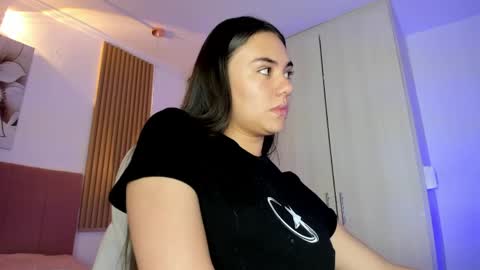 Mia Nevaeh - follow me online show from 04/01/26, 02:34