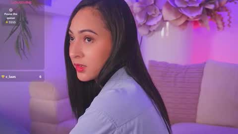 Mia online show from 03/25/26, 11:38