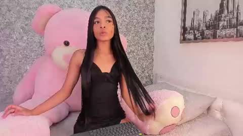 Mia online show from 06/17/26, 03:31