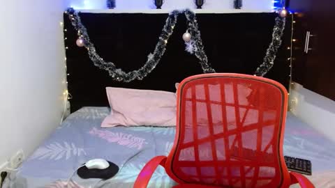 Mia  online show from 12/29/24, 03:13