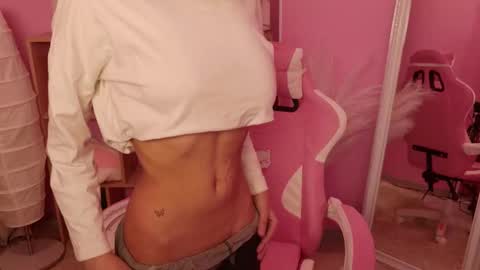 Mia online show from 02/02/26, 03:00