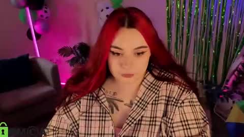 Snapshot of mia_r0ss chatting on 06/28/26, 01:00 Mia online show from 06/28/26, 01:00