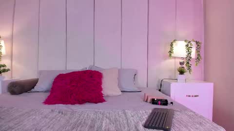 mia rousse25 online show from 09/09/25, 01:54