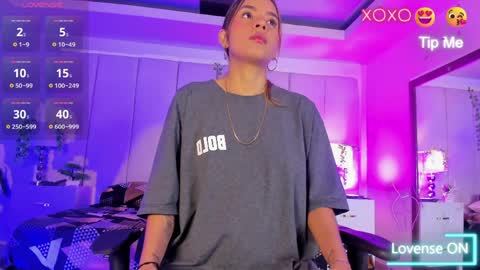 mia rousse25 online show from 04/05/26, 12:08