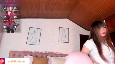 Snapshot of mia_rousseau chatting on 12/18/25, 03:12 MIA online show from 12/18/25, 03:12