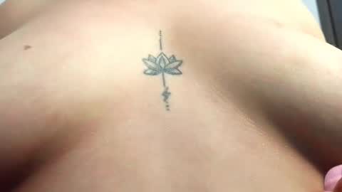 Snapshot of mia_roux1 chatting on 10/22/25, 07:57 Mia online show from 10/22/25, 07:57