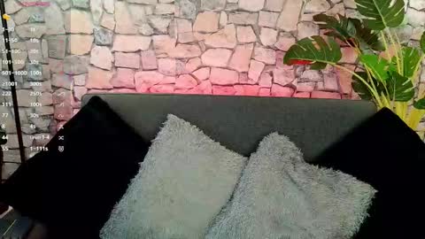 Snapshot of mia_roux1 chatting on 11/08/25, 06:29 Mia online show from 11/08/25, 06:29