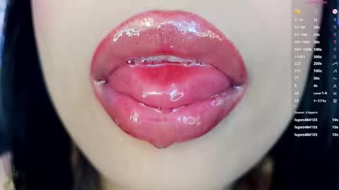 Snapshot of mia_roux1 chatting on 11/15/25, 05:31 Mia online show from 11/15/25, 05:31