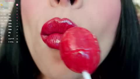 Snapshot of mia_roux1 chatting on 11/27/25, 08:22 Mia online show from 11/27/25, 08:22