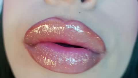 Mia online show from 03/07/26, 10:07