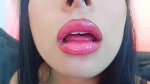 Mia online show from 03/23/26, 09:30