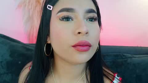 Snapshot of mia_roux1 chatting on 04/19/26, 08:33 Mia online show from 04/19/26, 08:33