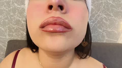 Snapshot of mia_roux13 chatting on 12/30/24, 01:26 Mia Roux online show from 12/30/24, 01:26