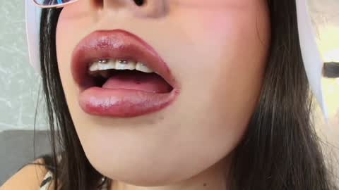 Snapshot of mia_roux13 chatting on 01/02/25, 10:01 Mia Roux online show from 01/02/25, 10:01